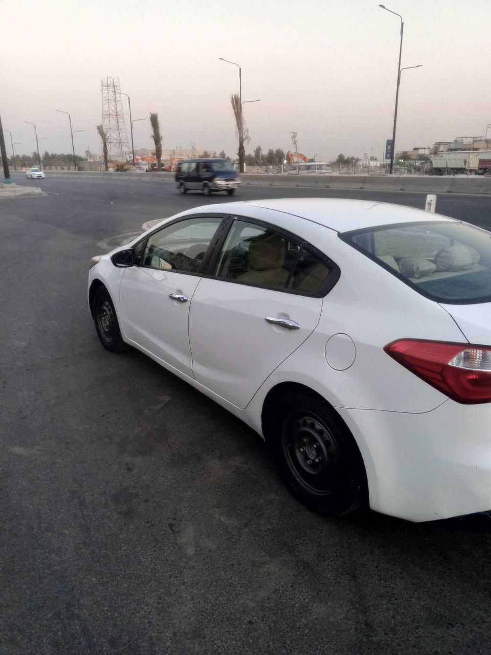 سيراتو 2013 محرك 1600 بيه قطعتين ونص صبغ سياره جاهزة من كلشي السعر 86 وبيه مجال قليل مكان السيارة النجف للأستفسار  *********** @@
