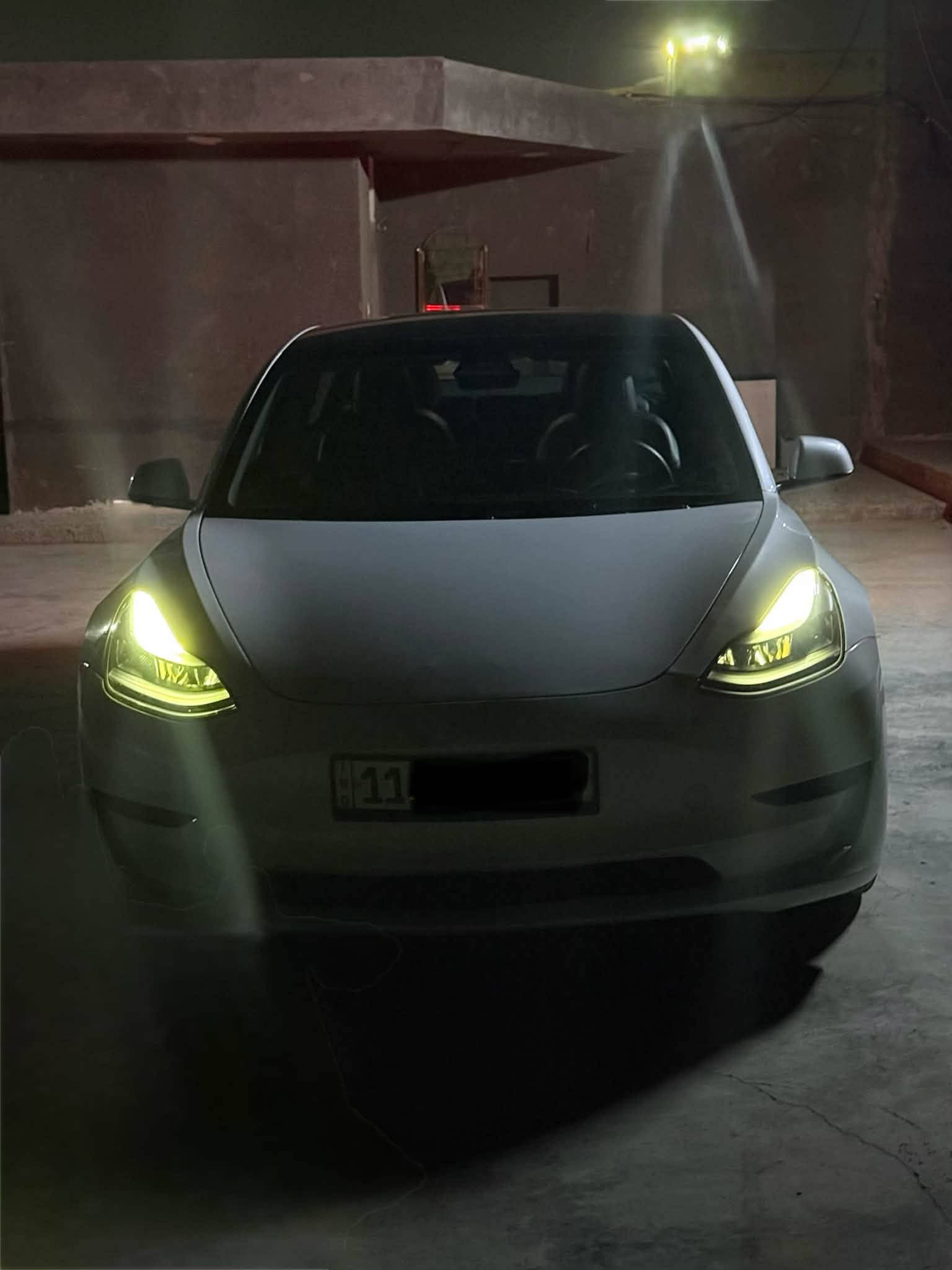 ارخص تيسلا ونضف تيسلا مودل 3 موديل 2023 
حادثه صطحي وكلش حلو بنيد وجملغ وتصليح 
درجه أولى سياره ماشيه 18 ميل اخت زيرو 
نضافه فول لا تسولف بيه ابدد رقم بغداد بسمي 
وسعر 145 ورقه ولو تفر سوكه ماتلكه بهيج نضافه 
مكاني بغداد العبيدي ***********
