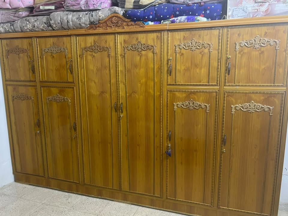 غرفه نوم أخشاب اصلي ونضيفة. جداً للبيع 650وبيها مجال عنواني مدينه الصدر الحميدية ويتوفر توصيل حط تعليق وادخلك ***********واتساب
