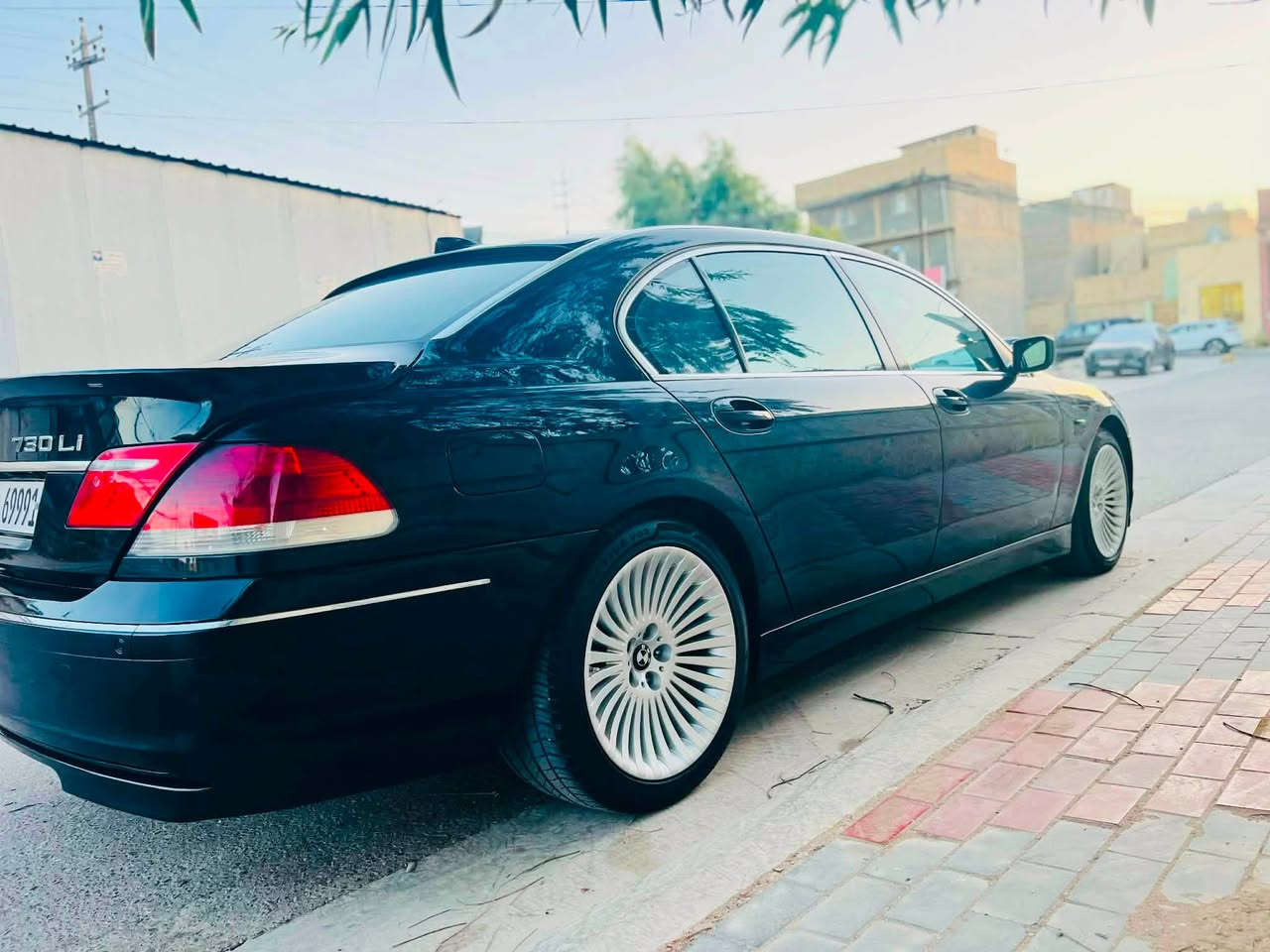 السلام عليكم 
مكلف بالنشر

bmw 730 li 2008 
خليجية 
لون اسود ملكي
داخل اوف وايت
تدفئة وتبريد بالكشنات
شاشة كبيرة
5 بردات
سي دي چنجر+aux 
ابواب شفط 
لايت زنون 
حساسات امام وخلف 
مرايا كهربائية  معتمة
فتحة سقف
رقم سليمانية 
عداد المسافة 107 الف كم حقيقي 
صبغ ثلاث قطع بدون حادث بدون معجون بدون فتح
منظومة التبريد جديدة
حدادية امامية وخلفية جديدة بالكامل 
السيارة نقصها abs 
مكان السيار كربلاء 
السعر المطلوب 158 
رقم صاحب السيارة: ‭***********‬
