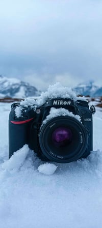 نيكون D7100 • عدسة 18-140 VR • نظيفة 99%