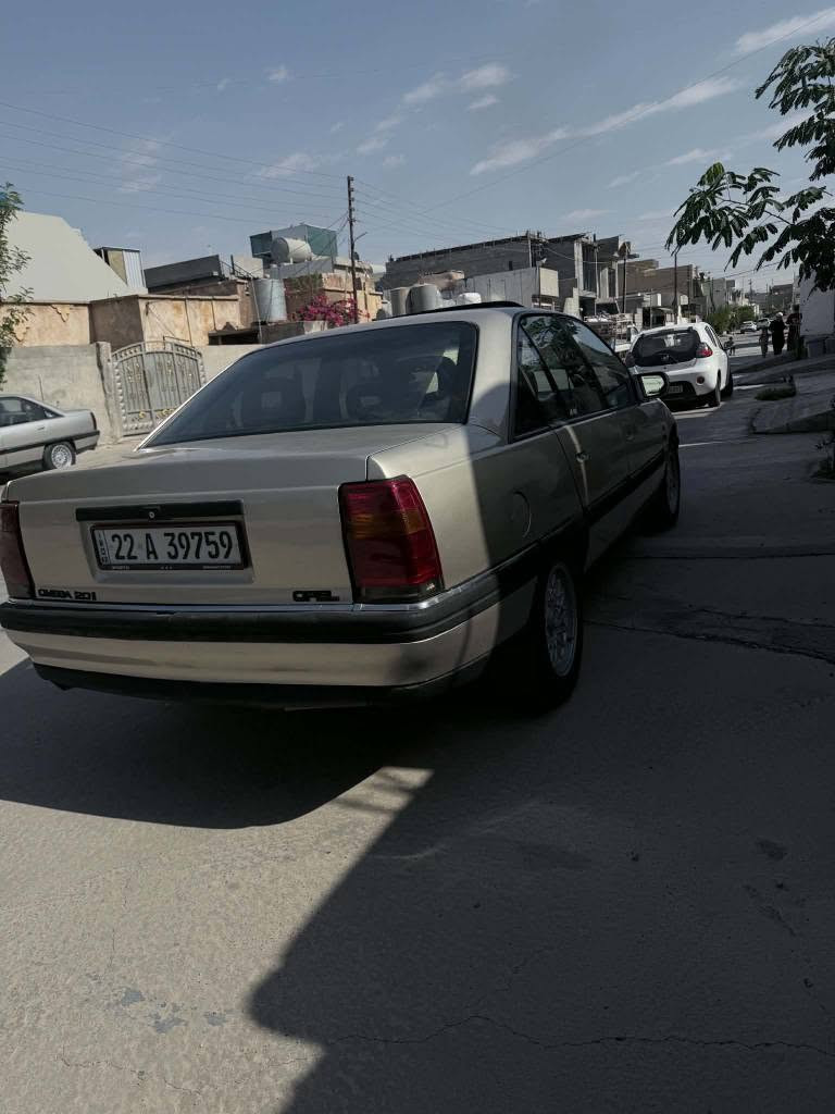 اوبل اميگا موديل 1992رقم ابيل جديد رقم دولى سنويه 2031 محرك20 گير عادي مسبوغ عام جماليه بدون حادث كاربايات كله شغال تاخم سدر جديد اكسل جديد تايرات جديد سلايت اشغول محرك لاسرف لابخار شرط
 سعر 43 بيهه مجال بصيط عنوان كركوك *********** كركوك, العراق
