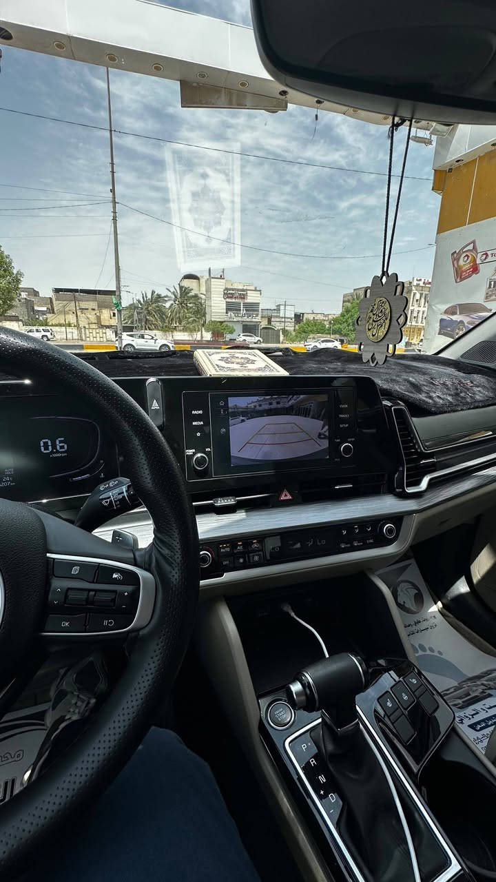 كيا سبورتج موديل 2025 خليجي رقم اربيل
ماشية 18الف كيلو
مواصفات السيارة فول ماعدا الفتحة
حساسات امامي خلفي
كاميرا خلفية
مانع انزلاق
Auto hold
ابل كار بلاي
أندرويد اوتو
شاشة وسيطة
شاشة لمس
كشن السائق والراكب الامامي كهربائي
تدفئة للستيرين
تبريد السيارة
5 مقاعد
السيارة نظيفة جداً موديل 2025 خليجي
فقط بيها سانتيم واحد بارد بالمدكَرِ الامامي الايمن موضح بالصورة غير هذا السيارة جديدة جداً سعر السيارة220$ وبيها مجال بسيط
***********
