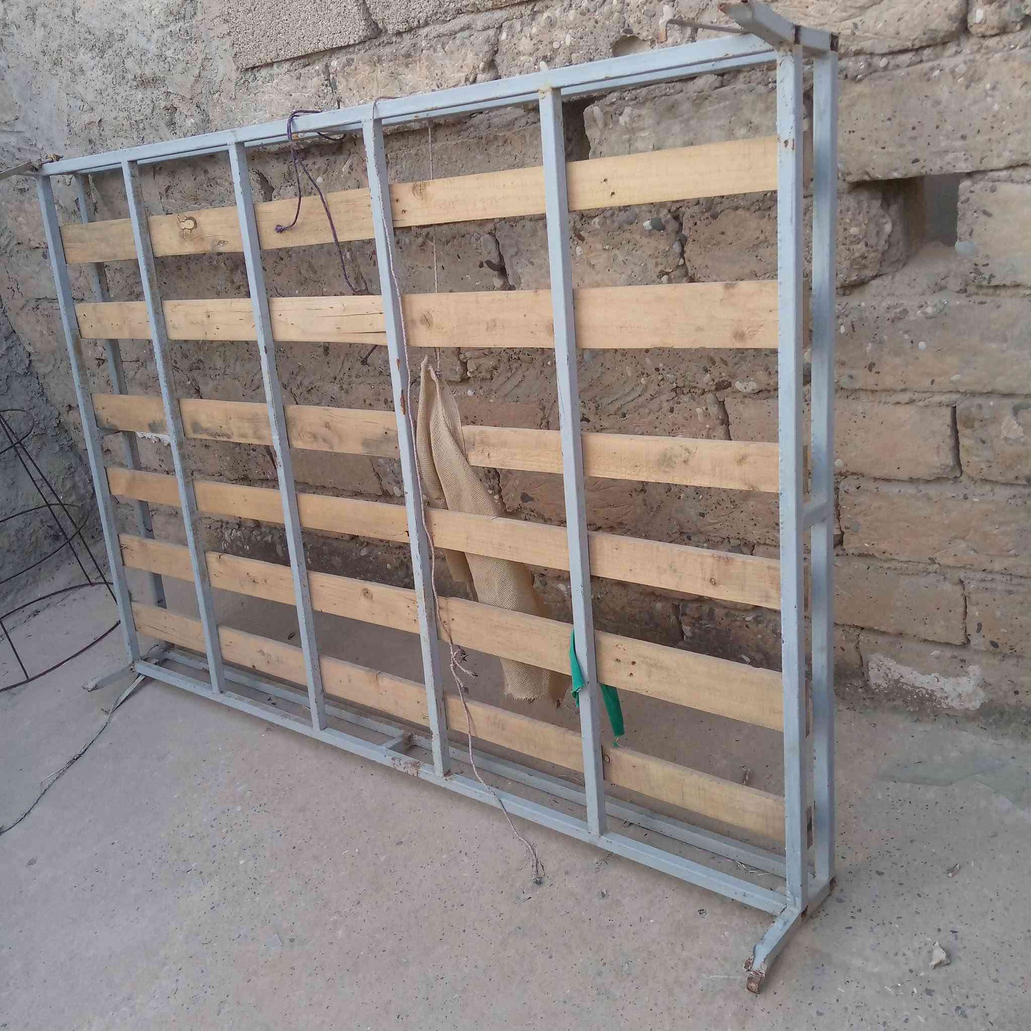 سبايا مال سياره الطول مترين العرض متر و 80 سم السعر 70 بيها مجال اتصل على هذا الرقم ***********
