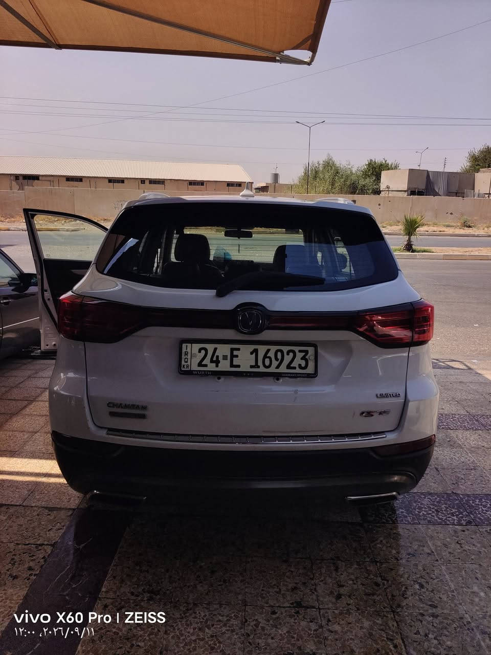 للبيع
السيارة: شانجان  CS75

الموديل: 2019

اللون: أبيض

رقم شمالي دهوك 

هزة جديده فحص براد جديد 

سنوية 2029

( السعر بلاش 100 مجال أكيد)

( )

المواصفات الداخلية:

بصمة تشغيل 

تبريد 2 قطعة  تبريدها ثلج ❄️

شاشة أندرويد كبيرة لمس

بلوتوث

مثبت سرعة

تحكم ستيرن 

اتو هولد 

سايد بريك دكمة 

ثلاجة مشروبات 

مرايا كهربائية

مرايا شفط انطواء ذاتي

جام كهرباء 

السقف بانورامي بالكامل 

5 مكبرات صوت

نظام إنذار

نظام ملاحه (GPS)

المواصفات الخارجية:

أضواء LED

أضواء زينون

حساسات ضغط الإطارات

حساسات اصطفاف

كاميرا خلفية

كاميرا جانبية 

جناح خلفي

ويل كب عدد 4 

اشاير بالمري 

مري شفط 

اريل قرش (نفكيشن)

باتري جديد 

زوج تاير جديد 

المواصفات الميكانيكية:

محرك 1,800 CC  تيربو

4 سلندر معمر.. مفتوح 

كير أوتوماتيك 

ماشية177  الف قابل للزيادة 

سنوية صالحة لغاية 2029

الاستفسار على الرقم  

***********

تواجد السيارة الموصل 

بيها ثلاث قطع صبغ بونيد ونصف بابتين النفر بدون دواخل..
