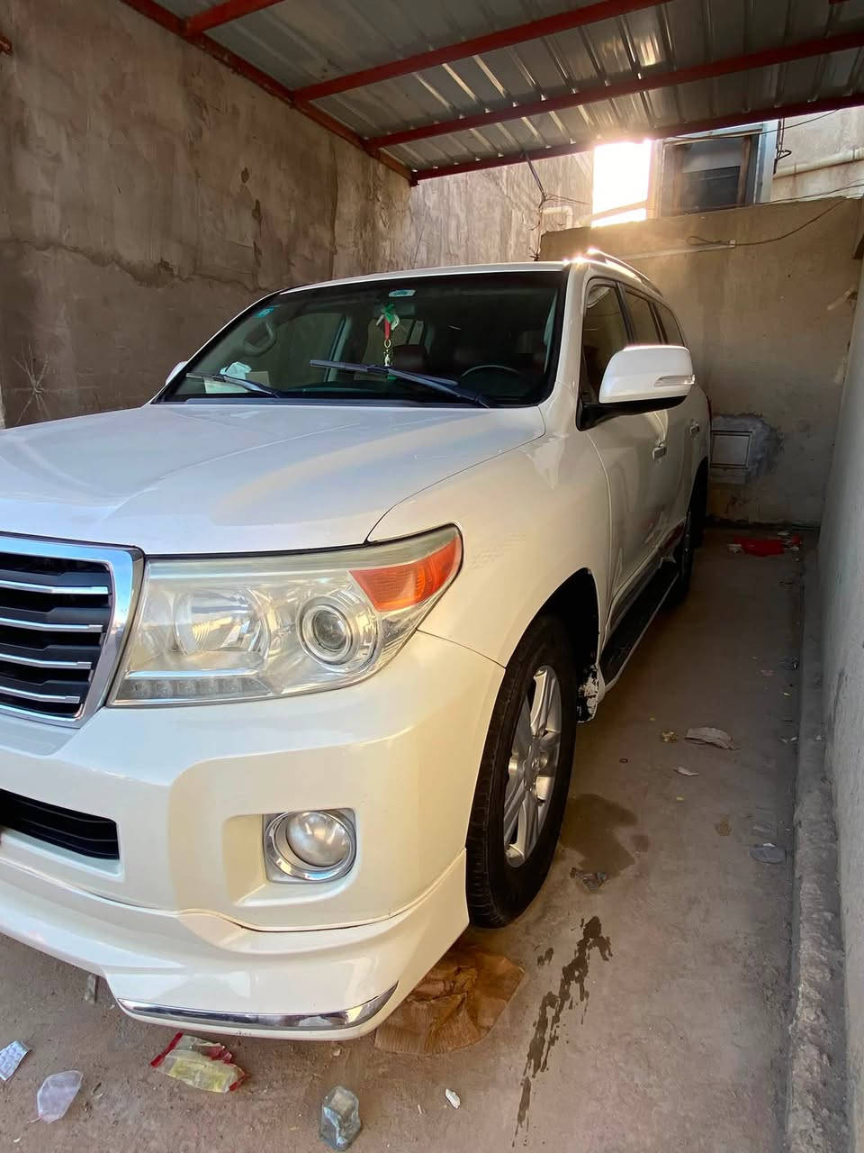 لاندكروز ٢٠١٤ سيارة مال بيت استعمال شخصي مره بالشهر والدي يسافر بيها كلش نظيفه
المدكر الخلفي فقط مصبوغ جمالية 

محركها ٦سلندر 

بيها ثلاجه تبريد ثلج داخلها ماروني 

السعر ٣٣٠ وبيها مجال قليل 

المكان البصرة 

اتصال فقط وهذا الرقم 
***********
