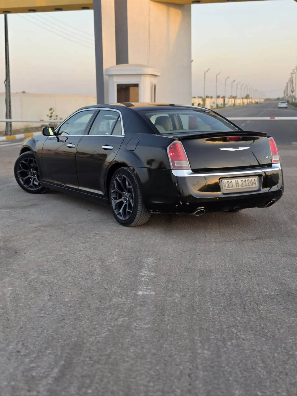 السلام عليكم
اوباما 2012 V6 3600

كندي تو ويل 

مواصفات عاديه 

تشغيل عن بعد

كير طياره 

شاشه جبيره srt

كامره خلفيه 

كشنات كهربائيه جلد بيجي 

ويل 20

***********

بابل الكفل
