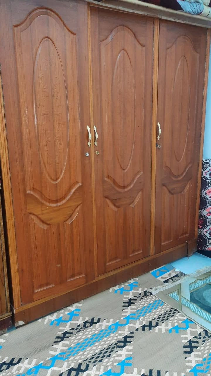 السلام عليكم
بوفيه وكنتور صاج تسكام  ٣ ابواب نضيفات حيل
البوفيه ٨٠
الكنتور ١٦٠
مكاني بصره دور الشرطه
التواصل ***********
