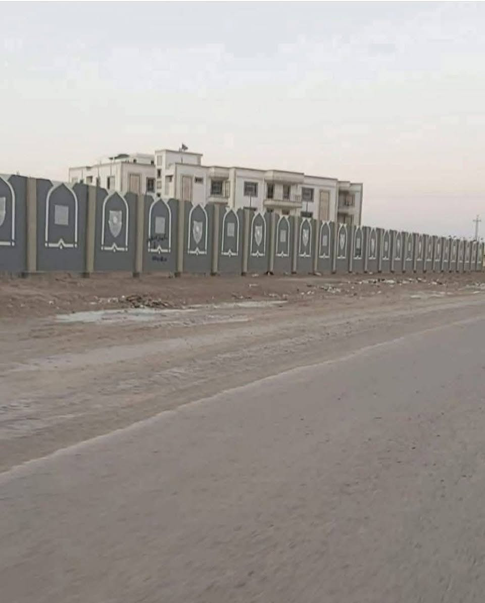 ارض للبيع زراعي 
                 (   بس نورنا بتعليك   ) 
المساحه (  250  ) متر الوجه(  12 ) متر رقم 
القطعه (  194  ) على شارع ( 12 )
العنوان ميسان حي المهندسين قرب جامعه
 ميسان طريق بغداد عمارة  
السعر  ( 55 ) مليون 
📞 للاستفسار أكثر:     ***********
          مكتب عقارات الساعدي ميسان العمارة
         (( بادرة اولاد  المرحوم حسين ضيدان  )) 
                         ((  ملاحظه  )) 
المكتب  مجاز حكومياً ادخل للحساب ناشر ابيوت 
اي بيت ايعجبك او قطعه  راسلني وتدلل
أعرض عقارك عندنا ودع لنا التسويق
            عنـــوان المـكتــب ميسان  
***********     حي الجامعي مقابل السوق 
***********     حي الجامعي ودور النفط  
***********     حي الغدير والصحفين وعبجيه
***********.    حي الحسين الجديد مقابل السوق 
***********.     البتيرة الحولي مقابل الف دار 
                        ((  ملاحظه  )) 
          يوجد لدينا كوادر بناء مقاولات عامه 
          يوجد لدينا كادر تفليش وهدم  البيوت
         والبنايات وقلع الاراضي ونقل الأنقاض
         يوجد لدينا مشرف عمل
