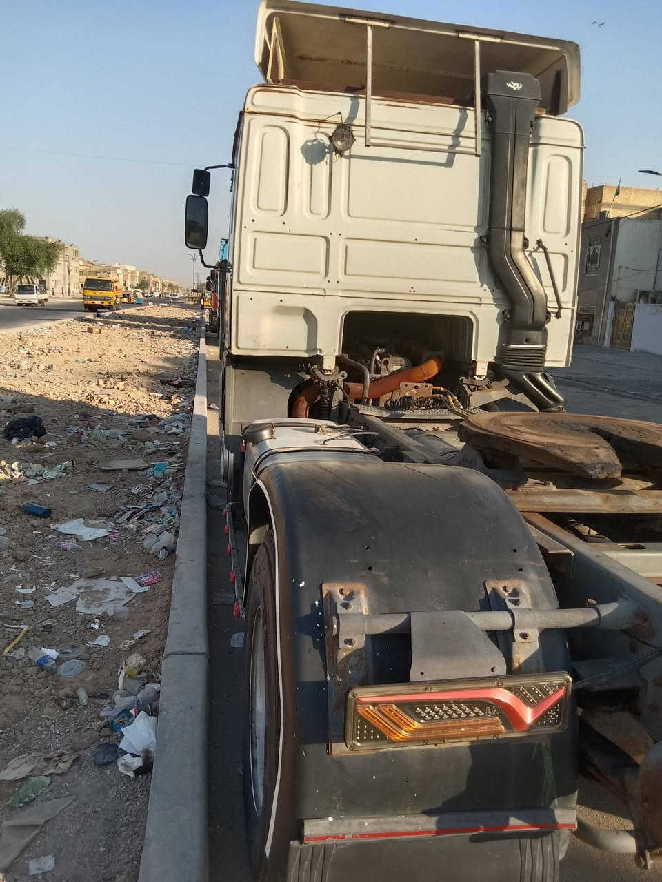 للبيع
راس مكفول مكينه وكير وتخم تاير

سياره شرعي سنويه عظم عاج

مربوطه عربانه فلات ٣ محاور

السعررر ٧٥ وبيه مجال

***********
