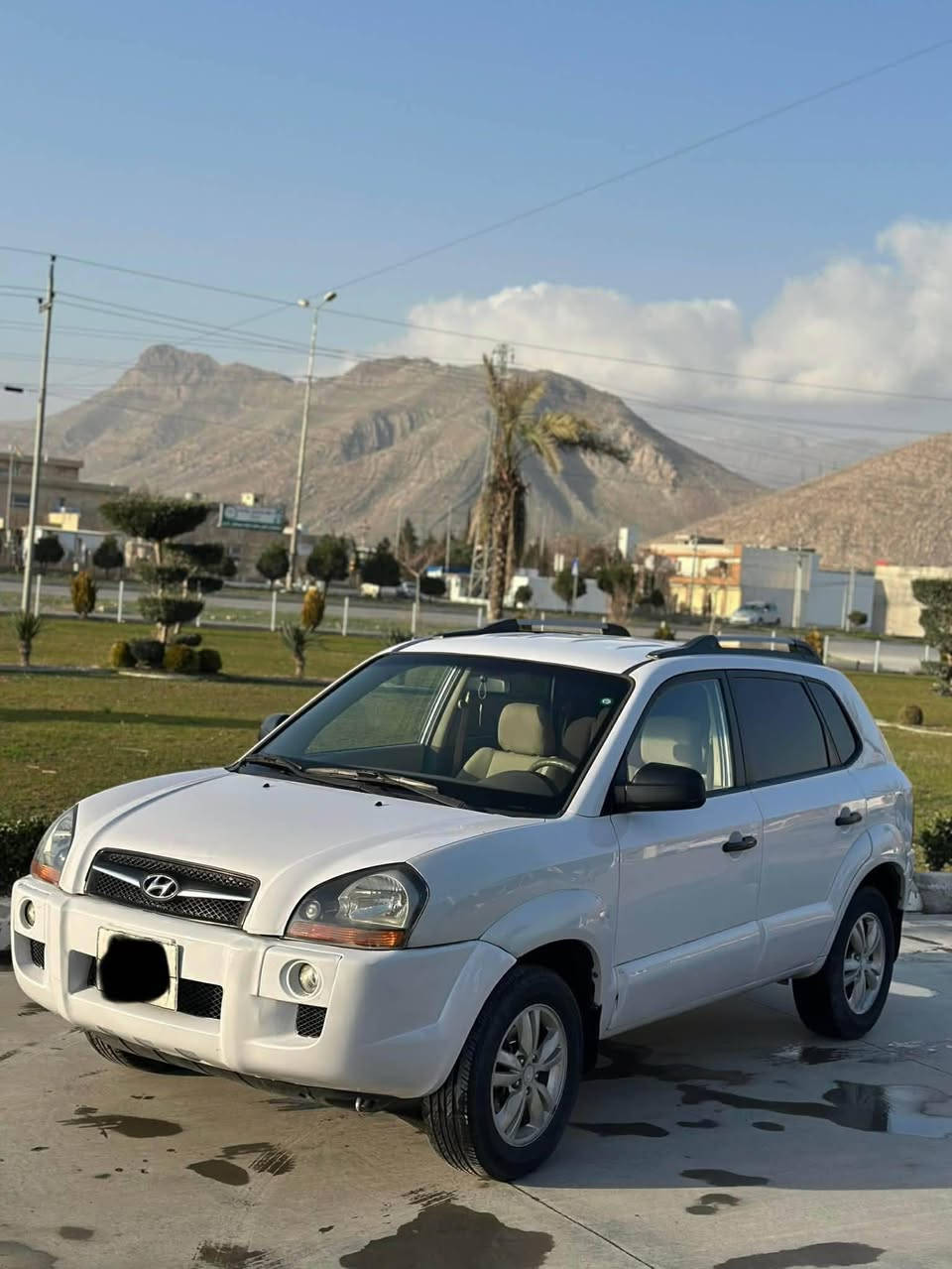 بە ناوی خوای گەورە
هۆندا تەکسۆن ٢٠١٠
سەیارەکە زۆر خاوین ماوەتەوە ١٨٠ هەزار رۆشتوە
مەکینە وگێر  و تەبرید بە شەرت سەنەوی بەسەر چوە
نیو چەمەلاخی پێشەوەی بۆیاخە بە بی ناو سعری ١٠٣ گەڵاو مەعامەلەی برایانە. شوین رانیە
ژم. ***********
*********** رانية, السليمانية
