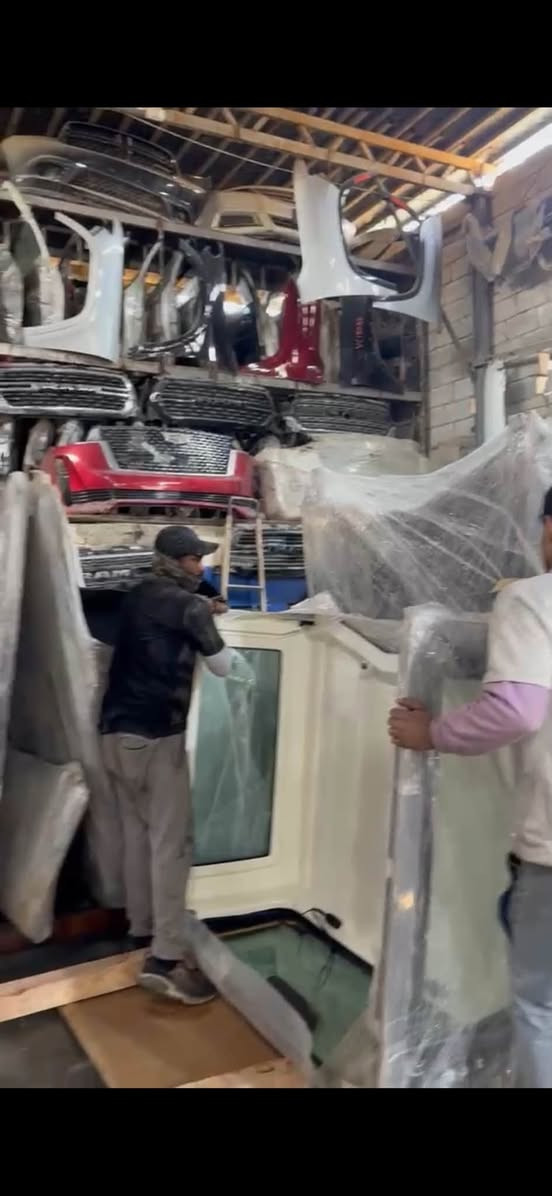 ادوات رانكلر متوفرة جميع الالوان والموديلات

📍 العنوان: بغداد – الكرادة – مجمع مشن
📞 للاستفسار والطلب: ***********

🕙 متواجدين يومياً عدا الجمعة
من 10 صباحاً إلى 7 مساءً

📌 أهلاً وسهلاً بكم

نص مكتوب في الصور:
- @firas.alrubaie.company