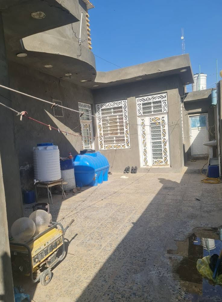 بيت للبيع زراعي سند ٢٥ طابو عثماني أسود مشمول بالتطويب العنوان / علوة الفحل 
كهرباء خط ذهبي 
المساحة ٢١٤ متر
الواجهة ١٨ متر والنزال ١٢ متر
البناء كونكريت طابوق السطح شتايكر
السعر٦٠مليون بي مجال
غرفتين واستقبال كبيرة ومطبخ كبير وتواليت عدد ٣
رقم الموبايل ***********
*********** النجف, العراق
