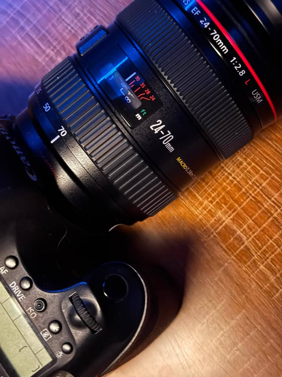 كامرة كانون 6d + مانع اهتزاز من شركة moza
+
عدسة كانون 24-70 فتحة 2.8
عدسة كانون 50mm فتحة 1.5
عدسة تامرون 70-300 فتحة 4-5.5
رام 64 كيكا سرعة 200
حقيبة كتف كانون
سعرهن كلهن 1.600 
مكاني بغداد بسماية وموجود توصيل
***********
