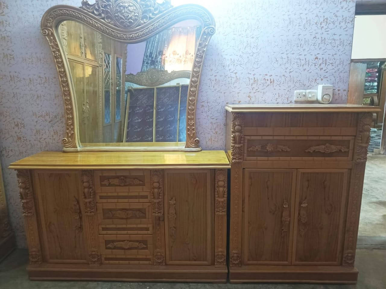 سلام عليكم غرفة للبيع جديدة ونظيفة للتواصل ***********
