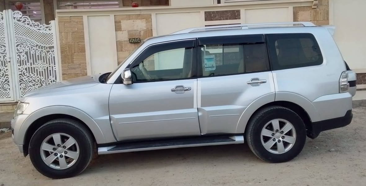 السلام عليكم باجيرو موديل 2008 محدثه 15 جاهزه مناقصه كلشي تبريد شغال السعر 120$ ***********
