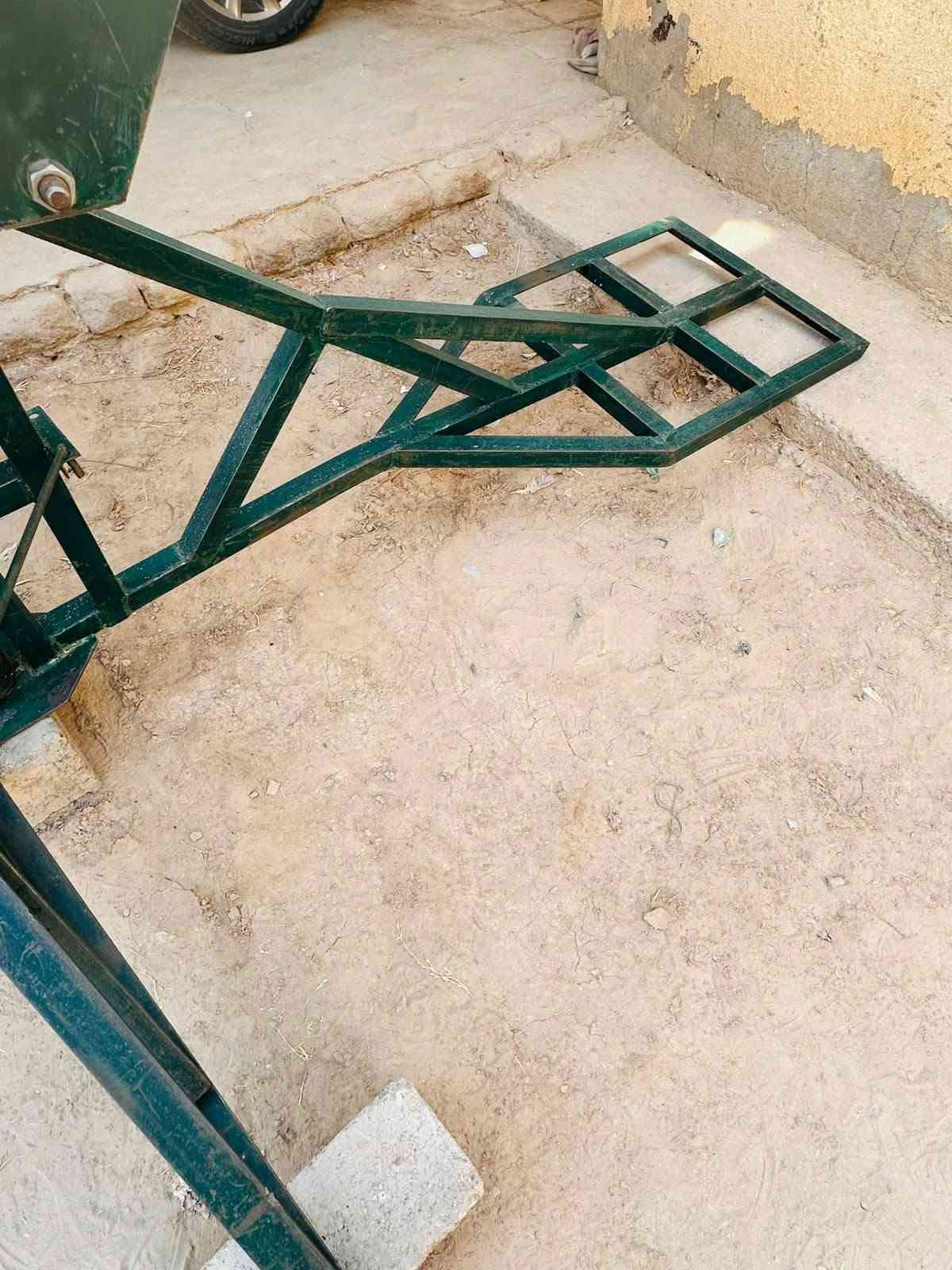 سلام عليكم ً 
ونج نجفي مشتغل قليل 
اخو الجديد 
فلاوين اهين
حديد ثقيل 
جاهز للعمل
ماطور 14حصان ابوسلف نضيف
عرباين3 حديد ثقيل 
(الونجً جديد بمعنى الكلمة )
مكان الديوانية الحمزه الشرقي 
للاتصال *********** واتساب
          *********** واتساب
