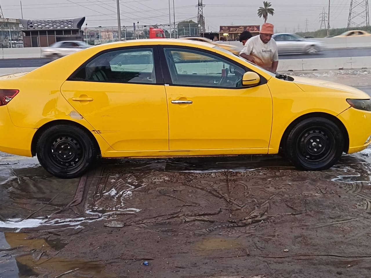 موديل 2013 ضربته بامريكا خشم البنيد  ع كد شبر سيارة مابيها تبديل وبالعراق ضربة بيها بلجاملغ الخلفي ومامعمره لحد هسة صغيره واصحه بلصوره 
مكينة 2000دوش داخل جلد مدوشمة  تبريد ثلج بسمي سيارة مصفرها هيئة وغرمات رقم انكليزي مكان بغداد السعر 85بيه مجال حك الجيه 
للاستفسار‏‪***********‬‏
