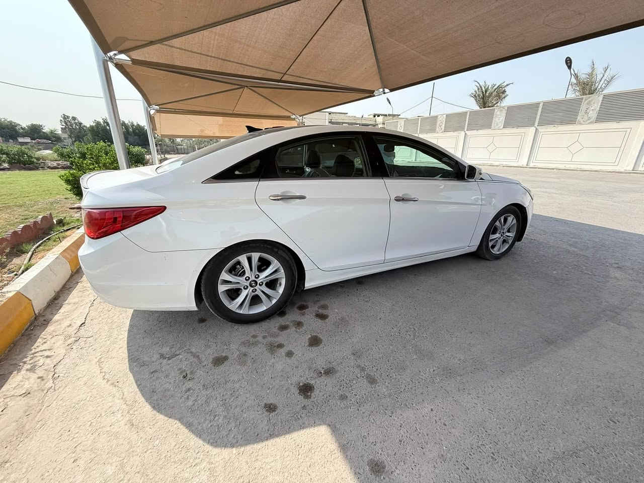 سوناتا موديل 12وارد امريكي محرك 2400سياره فول 1/1حادث ماجلغ وبنيد ومبدل نفس لون بيه شويه صبغ خلف المازده 
محرك كير تبريد تايرات كله جديد رقم بغداد سعر 82وبيه مجال شراي يتصل ويدلل مكاني بغداد شهداء البياع ***********
