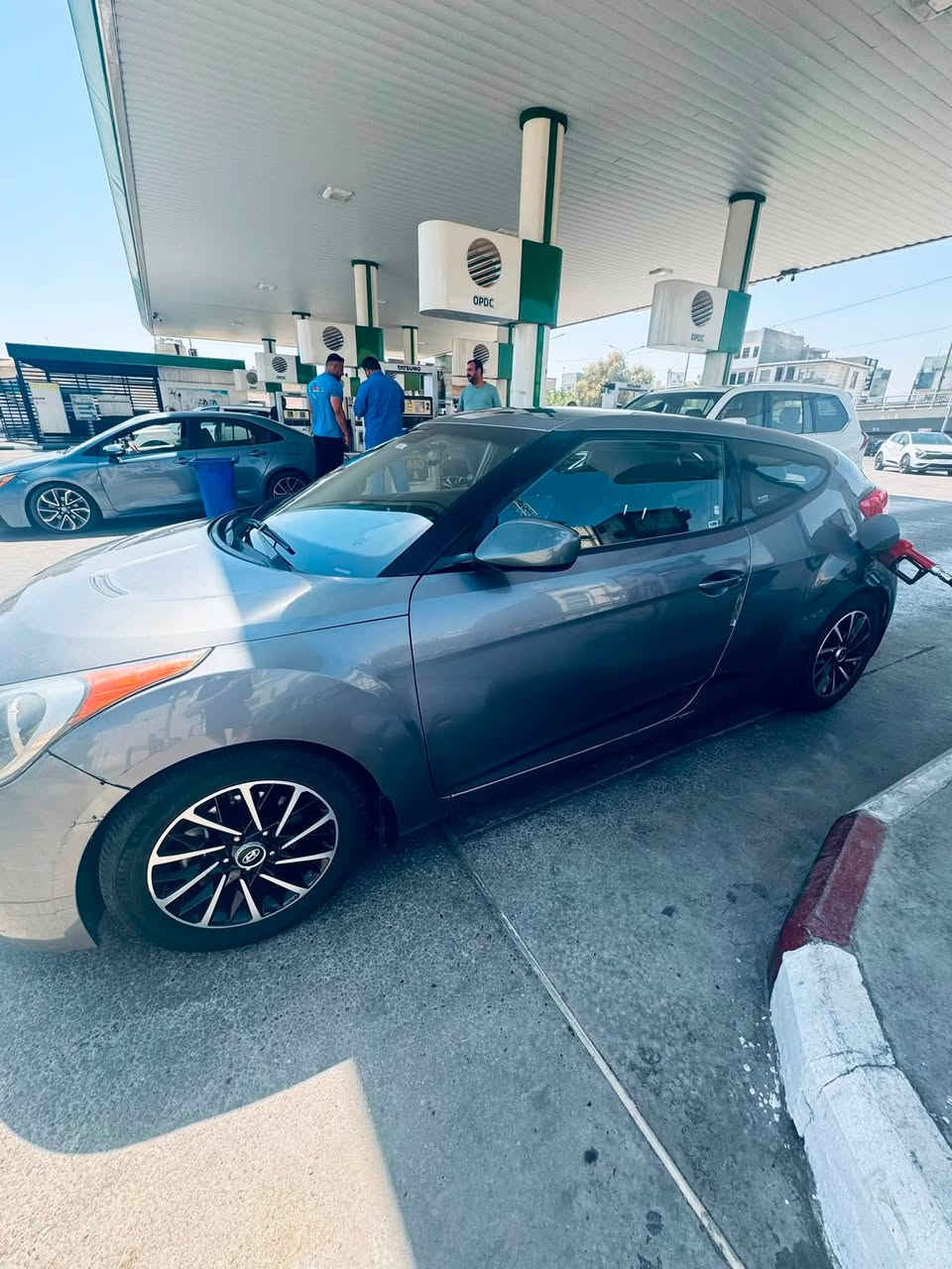 السلام عليكم

هونداي فوليستر موديل ١٣ فول مواصفات للاخير 
السيارة وارد امريكي حادثها جاملغ عكس السايق موجود بالصور
ايرباك دشبول  
ماشية 80 الف
بانوراما 
سستم سماعات
شفتات ستيرن
تبريد ثلج 
كير ومكينة كفالة 
بيها طخة بالدوسة ورصعة بالجاملغ موضحها بالصورة 
مكانها بغداد حي تونس
السعر 79 وبيه مجال للشراي
للاتصال ***********
