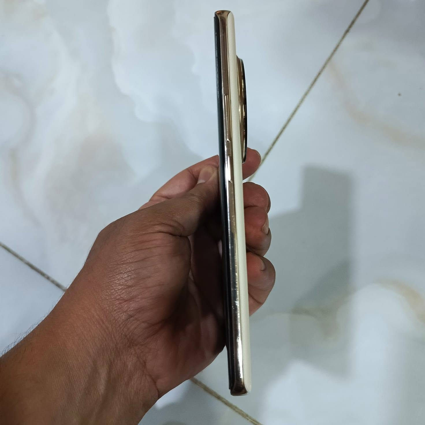 سلام عليكم
ريلمي 12 برو بلس 5g
ذاكرة 512
شاشة 120 هيرتز 
العشوائية 8
البطارية 5000
الجهاز نضيف كلش ستخدام شخصي نضافة عالية كلش 
سعر 350 بي مجال حك الجية 
الجهاز بدون ملحقات مكاني نجف توصيل لا يوجد ***********
