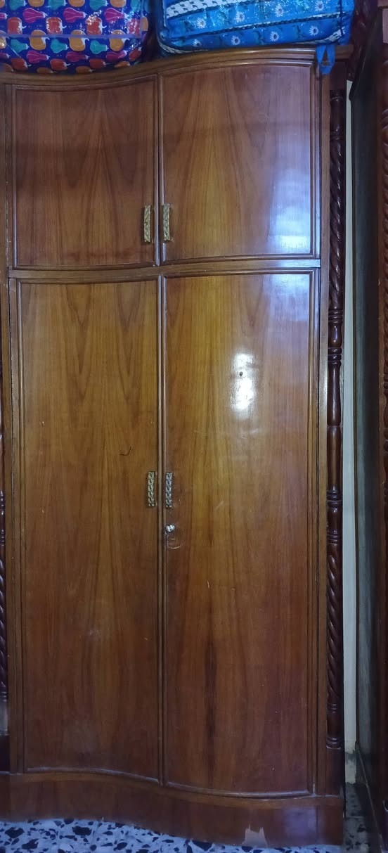غرفه اخشاب صاج داخل وخارج
س ع ر ٩٠٠ الف مكان قرب تقاطع درويش 

***********
