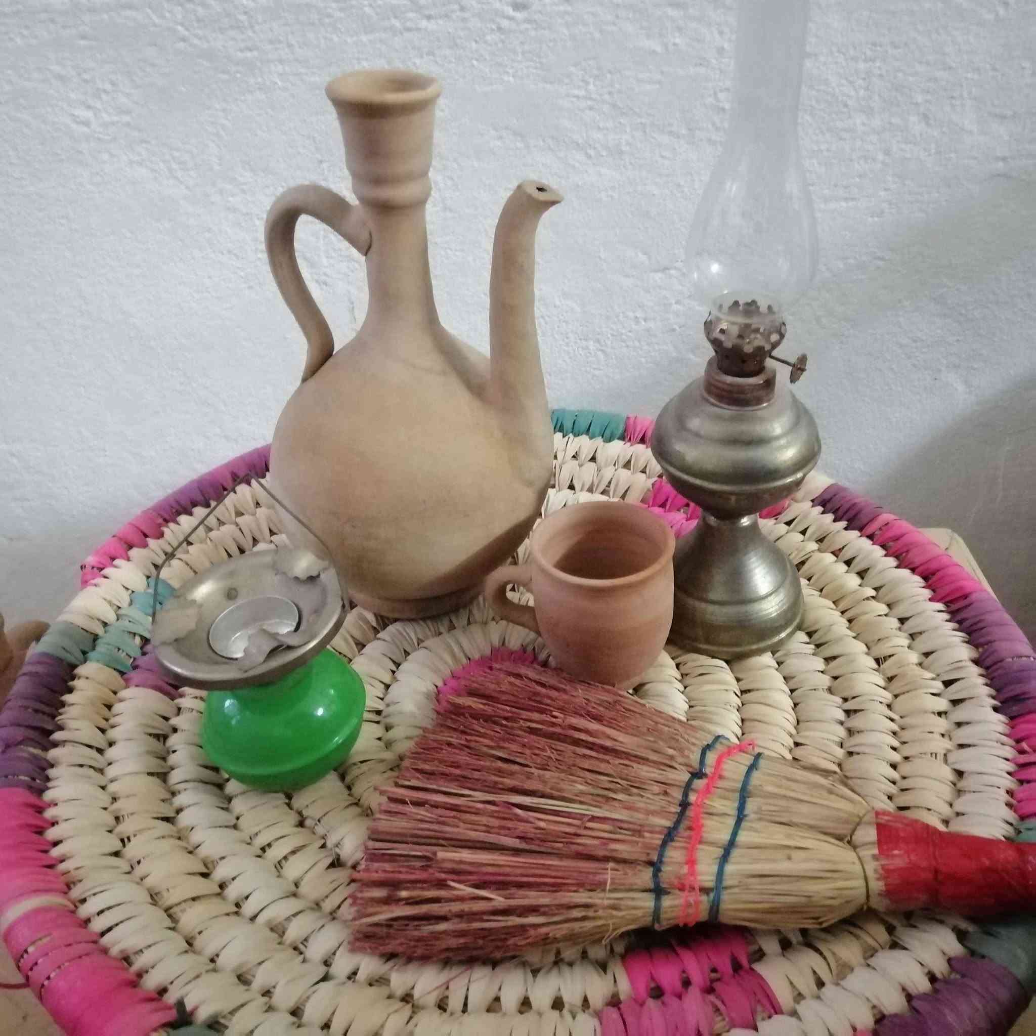قنفات وكراسي سعف تزكام تكمه شغل ديالى وياهن دواشكهن بدوشمه جلسه عربيه للبيع بسعر مناسب لاهل الكفتريات والحدائق المنزليه
مكاني حي السلام كربلاء, ***********m
متوفر ايضا طباكة خوص باحجام مختلفه كربلاء, العراق
