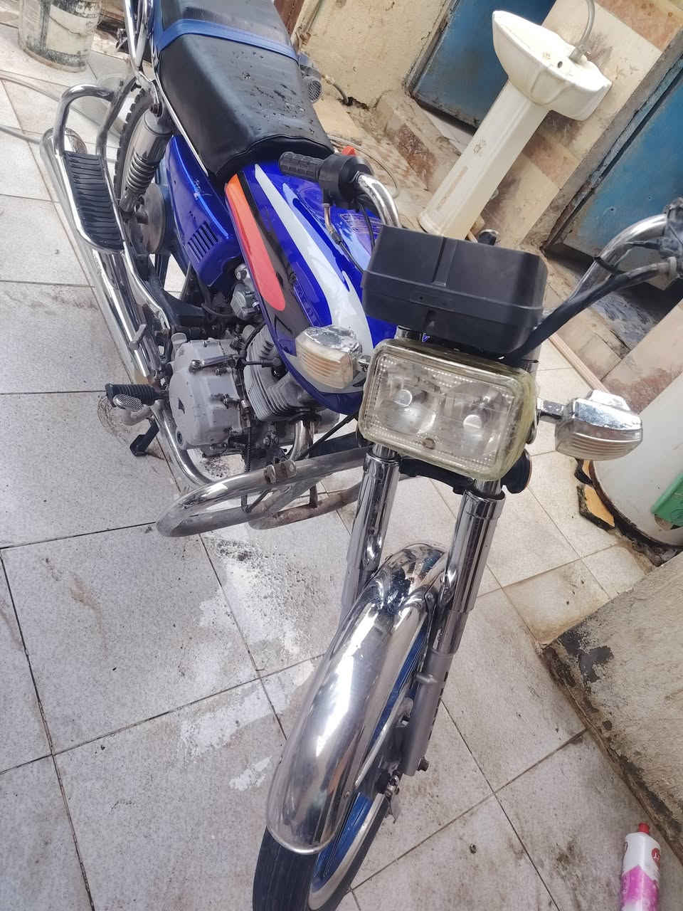 عمي سلام اوراق اصولي برجهك لترقيم مديل 22اوراقها بكارتون سعر 575 وبيها مجال لحلوين  دراجه مكينه تشك لكاع صاروخ شرط شغال سلف هندر اشاير  كامله دك هندر وين ميعجبك مكفوله من صرقه نضيفه تواير تانكي سكان كلهن جدد   مكاني حي صناعي ناصريه رقمي لستفسار ***********شراي انتصل
