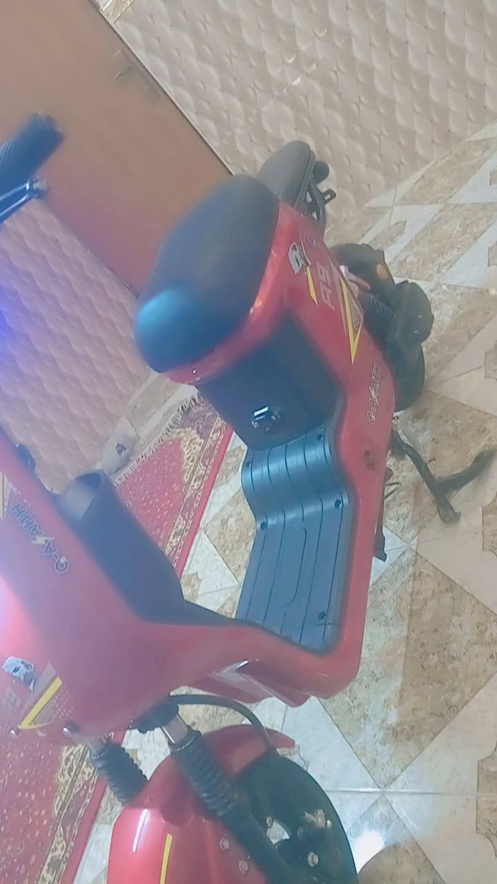 دراجه شحن R9
موديل 2025   ملف حجم 2000
اربع سرعه 99 حقيقي 
دبلات غاز لايت زنون عالي وناصي 
نضام R بك 
السعر /475 وبيها مجال حك الجيه 
الاستفسار /***********
حله شارع 80 جهة النجف الساده ابو خطه
