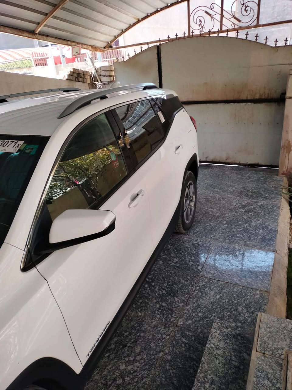السلام عليكم سيارة GMC TERRAIN موديل 2020 السياره ماشيه 78 رقم بابل تحويل مباشر مكان السيارة بمركز الحله  للاستفسار اكثر الاتصال على الرقم ***********
