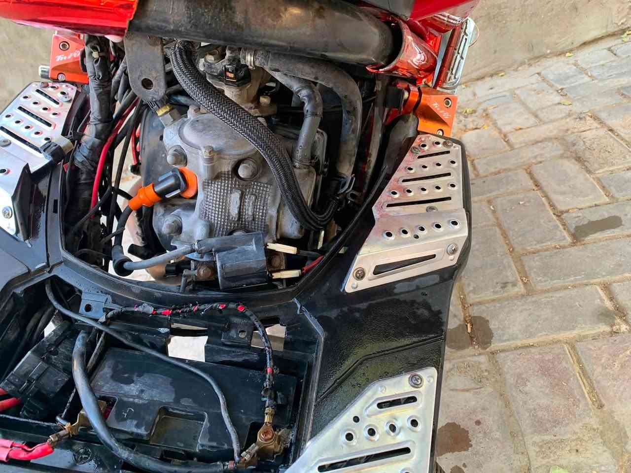 سلام عليكم سكنس جبلي دراجه نضيفه لا تنقيص لا تبخير مداراه دهن موتل كل 20 يوم بانزين محسن فلتر شوته ويه كل تبديله دهن شلعه ومعدل تشك الكاع  التزويد العليها

ستيرن 4 قطع مال كاوسكي 
صالنصة مال كاوسكي ام الحساس
قبق كلجات رياضي  
قبق فلاوين  توبو  
دوسات بصمة شركة توبو 
سبايدرات شركة توبو  
قاعدت رقم
بك لايت r6 اصلي 
كلجات تايوان 
ملقط رياضي شركه  k & s
الدراجه بل واقع احله من الصور بهواي
للعم التزويد العليها كله مال تفصيخ يعني مبيها قطعه تجاري
بيها نقص براغي بس
والدراجه شوفت عينك
التواصل  واتساب فقط رقم ***********
