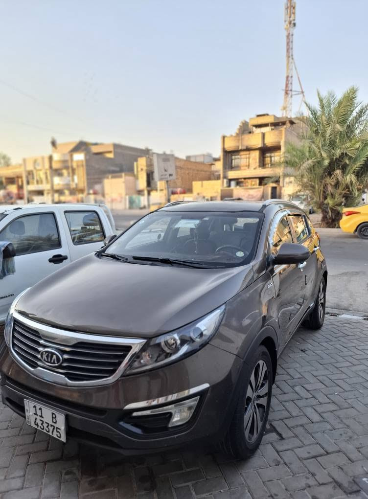 السلام عليكم اخوان عندي سياره سبورتج الموديل 2012 خليجي محرك 2400 دوش فورويل كير اوتو سياره جديده ماشيه 165 مكفوله من حادث بيها قطعتين اثر جراد بنيد وجاملغ امامي الايسر ولباقي مكفوله سونار مندلاوي مرفق تخم تاير جديد تبريد ثلج سياره جاهزا ووكل نقص مابيه رقم بغداد جديد بسمي عنوان بغداد السعر122 وبيه مجال قليل الاستفسار *********** بغداد, العراق
