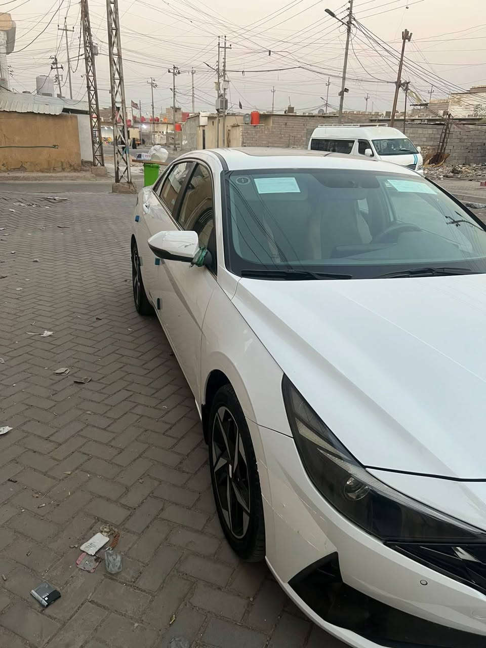 السلام عليكم سيارة النترا للبيع موديل2023 خليجي ابيض
فول مواصفات خليجي 
فتحة سقف 
حساسات امامي خلفي 
قطعتين تبريد 
بصمة 
تشغيل عن بعد 
صندوق ذكي ذاتي 
تحكم ستيرن
المكان البصره الزبير 
التواصل على الرقم ***********
