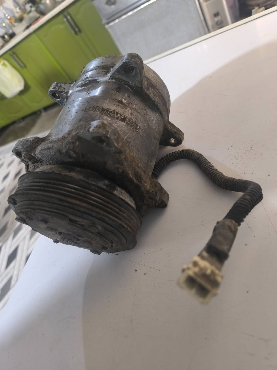 كمبريسر بيجو روى
جان مشدود بالسياره ومن بدلت المكينه فتحته تبريده ثلج 
بس ابيعه هلموجود 
35
النجف حي المهندسين
***********
