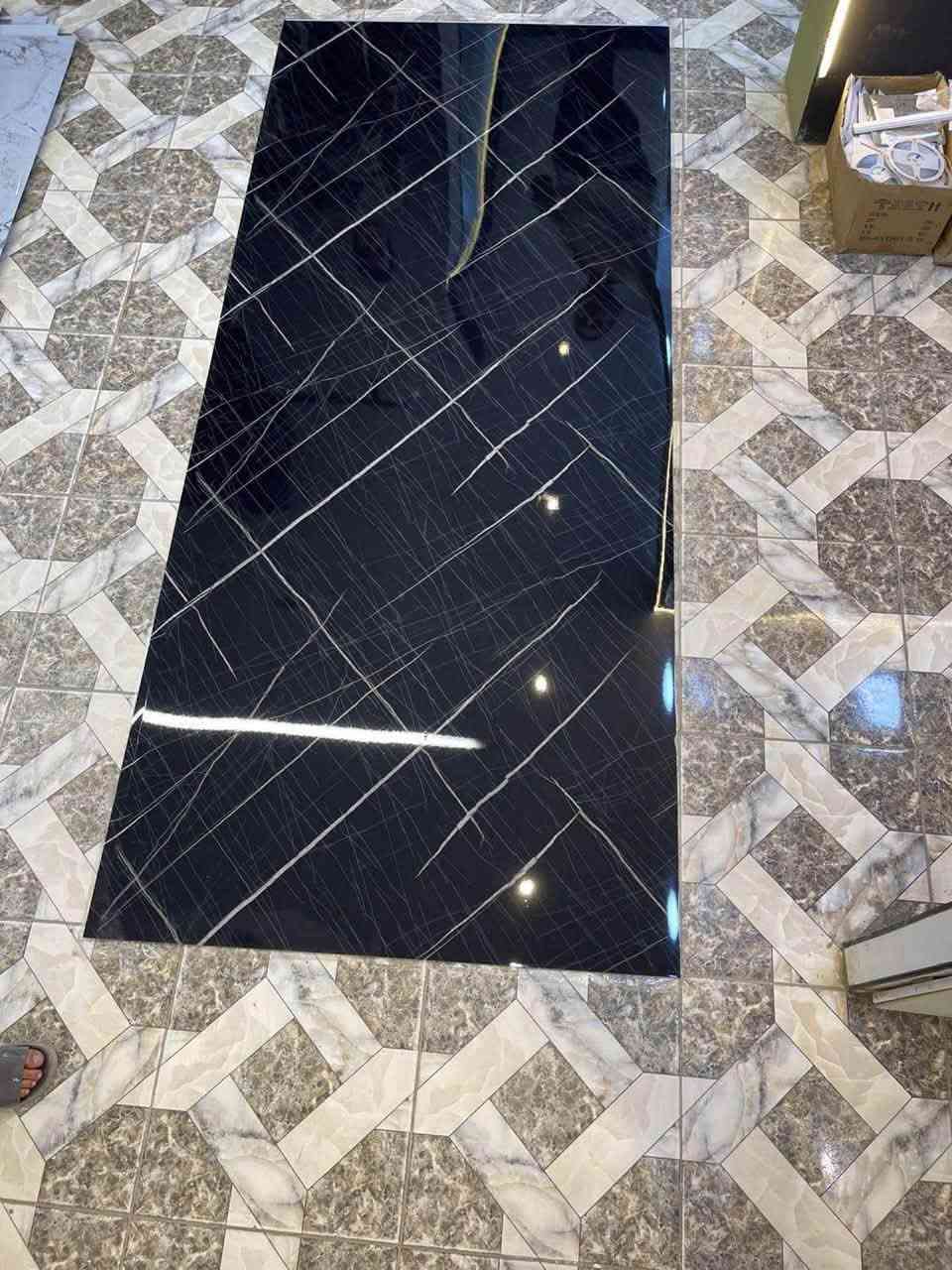 نوفر لكم بديل الخشب و بديل الرخام بأحدث التصاميم والألوان لتمنحوا منازلكم ومكاتبكم مظهراً فاخراً و أنيق بأقل تكلفة وسرعة تنفيذ

🟤 شكل صاجي غامق بنقشة خشبية فاخرة  
العرض : 20 سم 
الطول  : 290 سم

🟤شكل صاجي فاتح بنقشة خشبية فاخرة 
العرض : 20 سم
الطول : 290 سم

🟤 شكل ابيض فاخر 
العرض : 17 سم 
الطول  : 290 سم 

🟤 شكل رصاص أنيق 
العرض : 17 سم 
الطول : 290 سم

🔶 متوفر ايضاً بديل الرخام اللامع و الطافي بمختلف الاشكال والالوان 
الارتفاع : 290 سم
العرض :122 سم

🔶 متوفر ايضاً سقوف الثانوية (بلاستك)  60×60

👈 جديد متوفر مواد الديكور متعدده 
 بالحديد الجبس بورد
1️⃣جنل 
2️⃣زاوية 
3️⃣اوميكا 
4️⃣جنل اساس 
5️⃣حديد يو مثقب 
وكافة تفاصيل الحديد من شيالات وجوينات
  
🟤 العنوان : الزبيديه - ابوابه الزبيديه - قرب الجسر 
📱 الاتصال📞 
 ***********
***********
الادارة : سعد عبدالله 

#بورد_صيانة#جبس #بلاستك #بديل_الخشب
#ورق_جدران #خشب_ارضيات #مواد_واجهات
#ستن #اساس#اوميكا #جنل #زاويه #يوو_مثقب#كنوف #احدث #التصاميم 
#بديل_رخام

#بديل_الرخام #بديل_الخشب #بديل _ديكور #ديكورات_خشبية #ديكورات_داخليه
 
#سقوف_الثانويه
