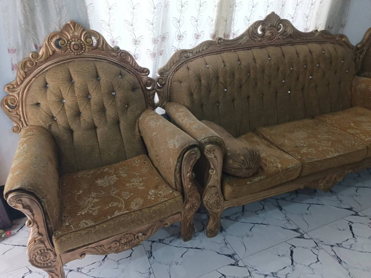 للبيع تخم قنفات ملكي نضيف وية الطبلات مالتة سعر 300الف رقم ***********وتساب
