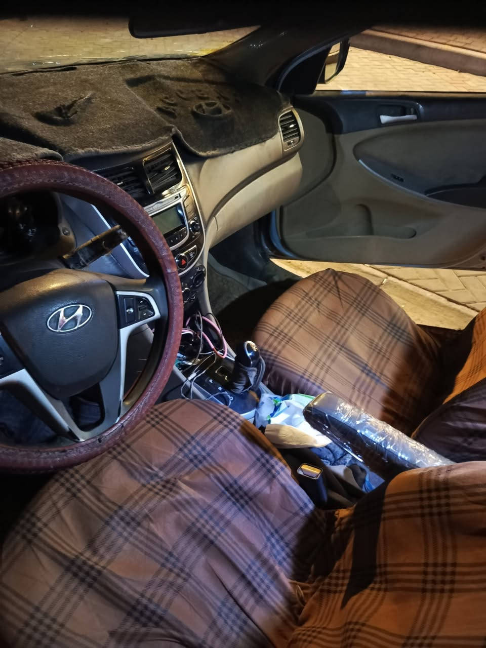 البيع سياره بسمي حره محرك 1600 سياره ناعمه مديل 14سنويه بشهر 9 تنتهي سياره مبدل بيه باب وجاملغ مكان سائق بيه جراد سعر 80 وبيه مجال مكاني البصره جمهورية تواصل واتساب ***********شراي مو شراي الا تراسل
