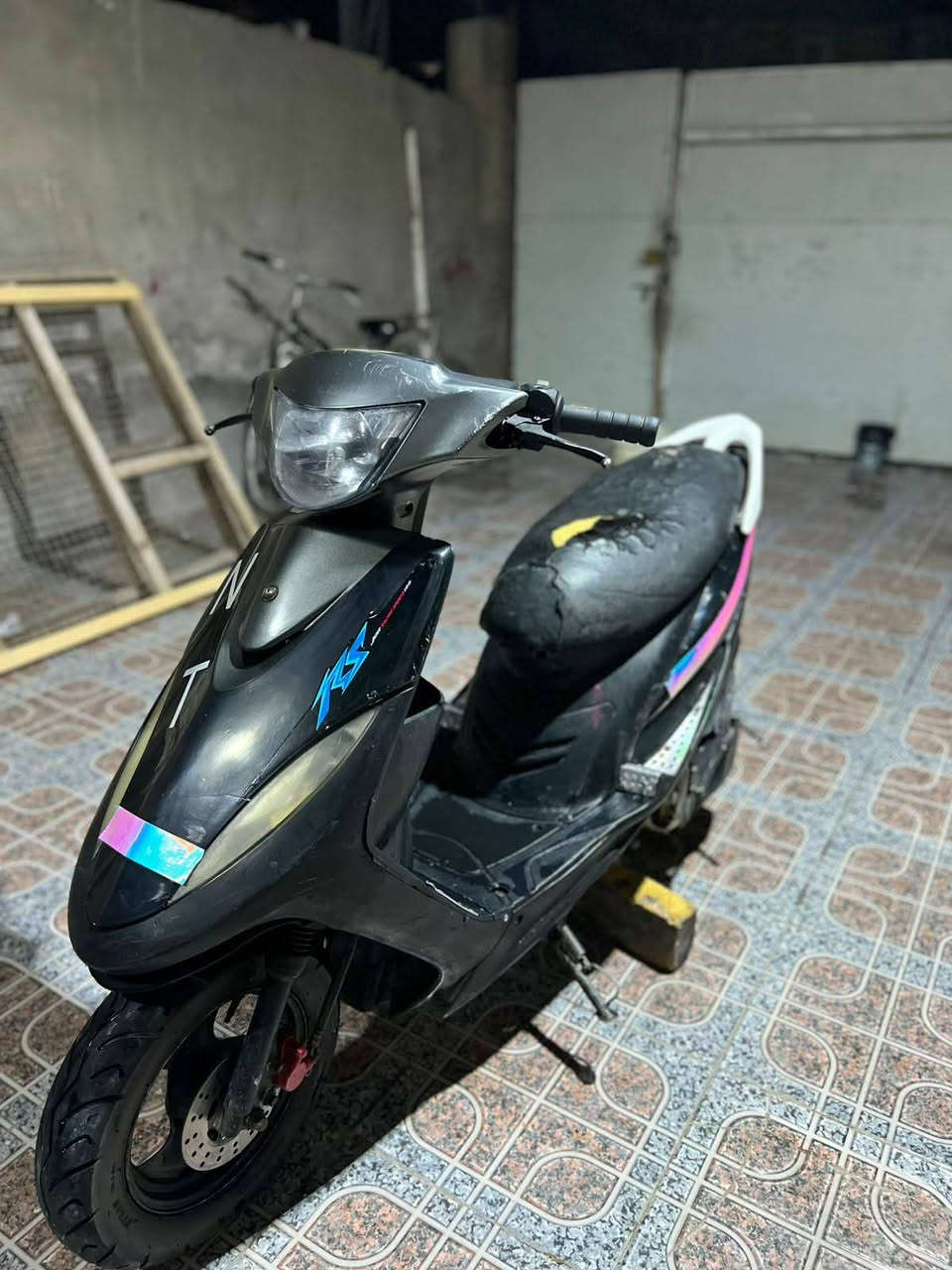 السلام عليكم دراجه مقفوله كفاله عامه سعر 350 وبيها مجال شي بسيط***********
