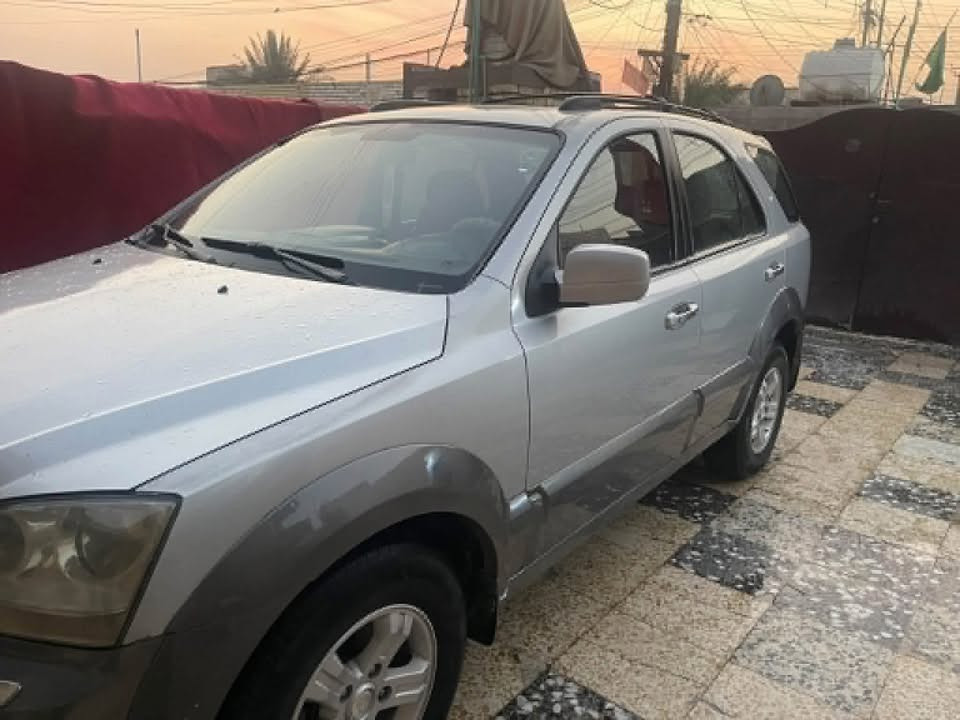 #سورنتو_خليجي مكفولة 2006
رقم اربيل دولي تحويل مباشر رقم مميز 

فتحة 

تحكمات 

فور ويل 

ويل كب 

تبريد 

فول مواصفات عدة البصمة 

السعر 92 وبيها مجال
***********
