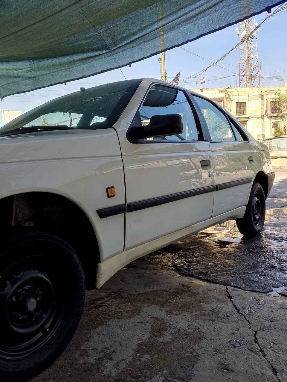 السلام عليكم
لبيع بيجو روى 
رقم بغداد  جديد بسمي 
كير محرك مكفول 
تبريد ثلج صدر جديد بس بيه مشط بي نضوح 
 تخم تاير جديد 
اكسل بي ونه خفيفه 

مكفوله من ضربه وصبغ  
خياس قليل بس بل دواير شي قليل جدا السياره جديده وتجي وتشوفه 

السعر 38  وبيه مجال 

رحمه لوالديك تشوفه غاليه خل تولي واعبر المنشور 
وكلشي اكو بسلوك 

العنوان بغداد علي الصالح مقابيل مرور الطوبجي
رقم الموبايل ***********
