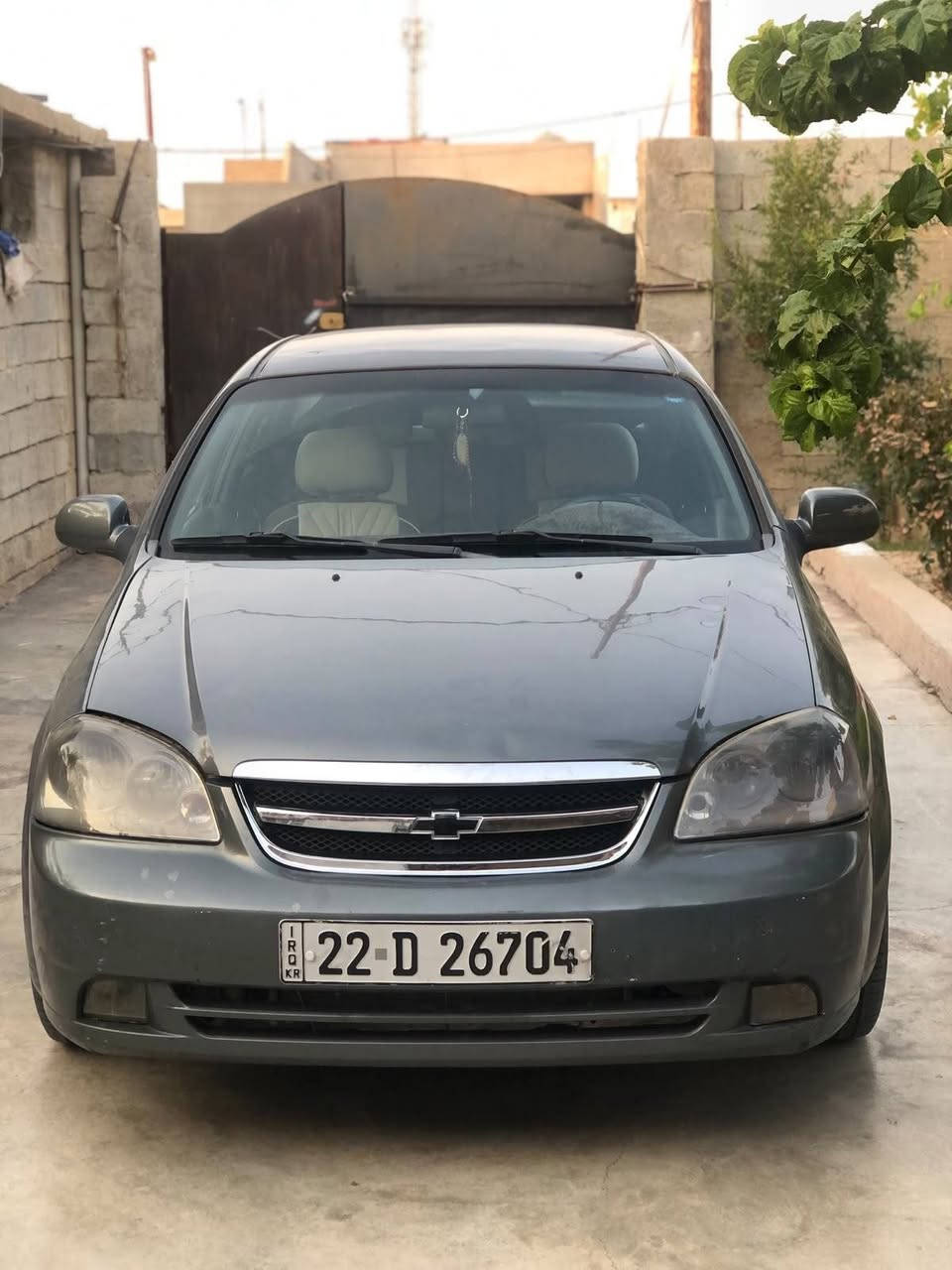 optra 2010
دوو پارچە چاملغ
پیتاقەی بەنزینی هەیە
عەیبی تیا نیە تەقەو ڕەقە
سەنەوی بەسەر چوە مانگێکە
ویستت تازەی ئەکەمەوە نەت ویست
لە سعر دێمە خوارەوە
سەیارەکە بەناو خۆمەوەیە
حیزام بۆیاغه بۆ جوانی
شەرتی هەزار فەحس
لە کەرکوکە سەیارەکە
*********** واتس ئاپ كركوك, العراق
