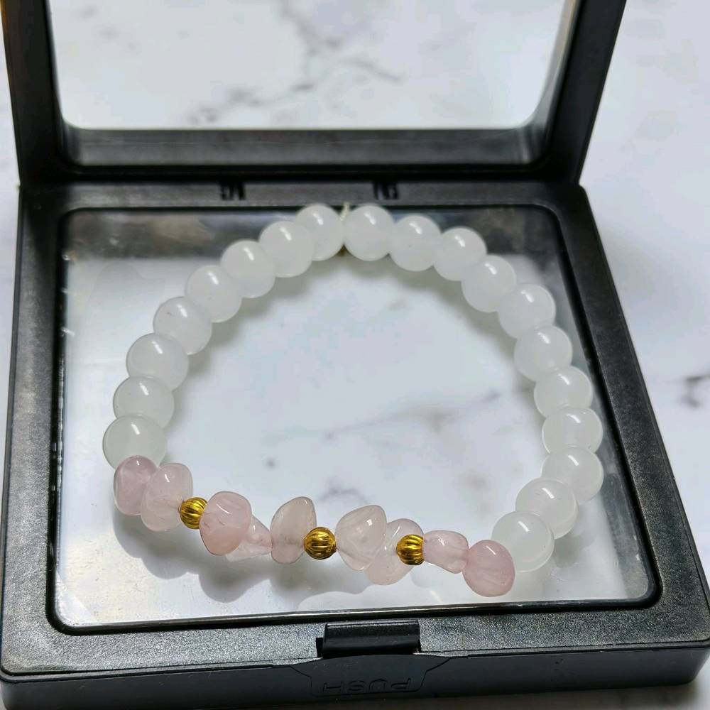 يتوفر لدينا جميع أنواع الإكسسوارات الأحجار الكريمة 💍
للحجز و الاستفسار مراسلتنا
يوجد توصيل لجميع محافظات العراق🚗