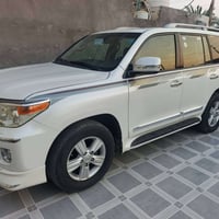 لاندكروز • ٢٠١٤ • ٨ سلندر