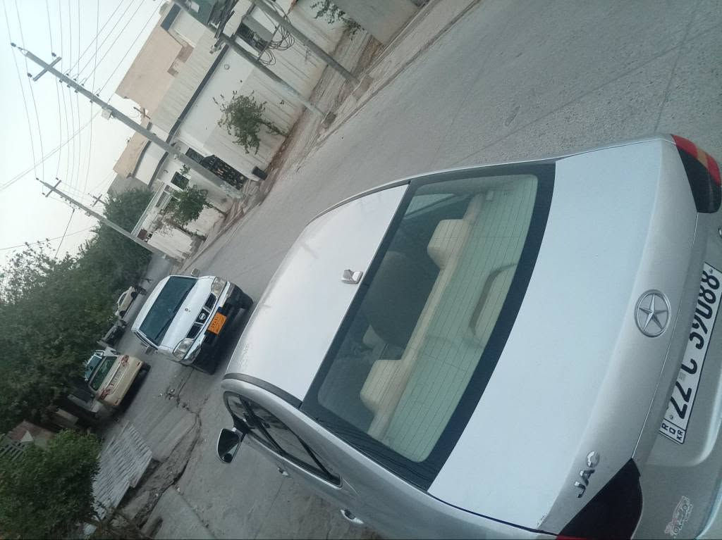 سەرەتا بەناوی خوای گەورە
جاک مۆدێل 2012 مەکینەگەورە زنجیر گێڕعادی 
ناوەوەو دەرەوی زۆر جوانە و لۆکە
یەک جەمەلەغی دواوەی بۆیاغە و دوجێ ساردی هەیە  سەیارەکە ساڵێکە لای خۆمانە و زۆر خزمەت کراوەو کامل جوانکاریە سەنەوی تازەیە
سعری ٥٣ 
 گەڵا و مەعمەلەیەکی کەم 
*********** كويسينجاك, أربيل
