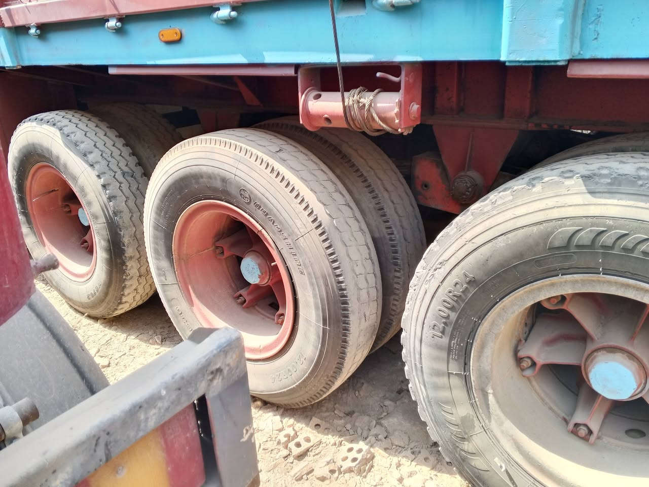عربة بلوم للبيع 3 دنكير مربع على 24 سعر 85$ (***********) *********** سجاد
