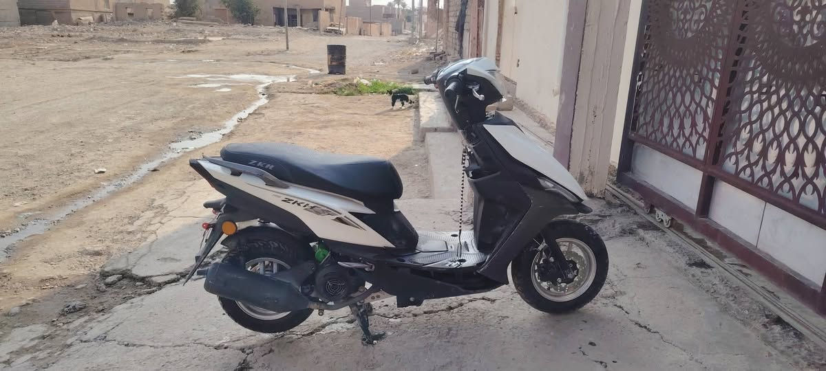 دراجه ماكس عدله حديث للبيع محرك ما مفتوح بس متروكه  جانت تأخر بل تشغيل وتركته المكان  بيجي السعر 590وبي مجال للشراي دراجه حيل نضيفه سلف وهندر ***********
