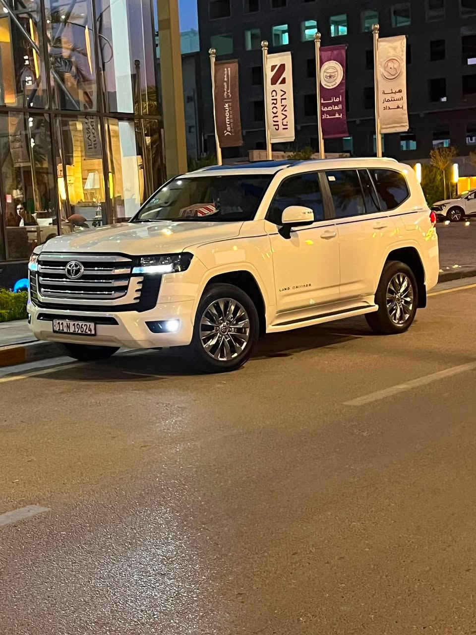 لاندكروزGXR ساز 2024
ثلاث شاشات تطبيق 
ماشيه 24 بعدهه ضمان ساز 
مكفوله كفاله عامه 
مكان بغداد 
السعر 68000$ 
***********
