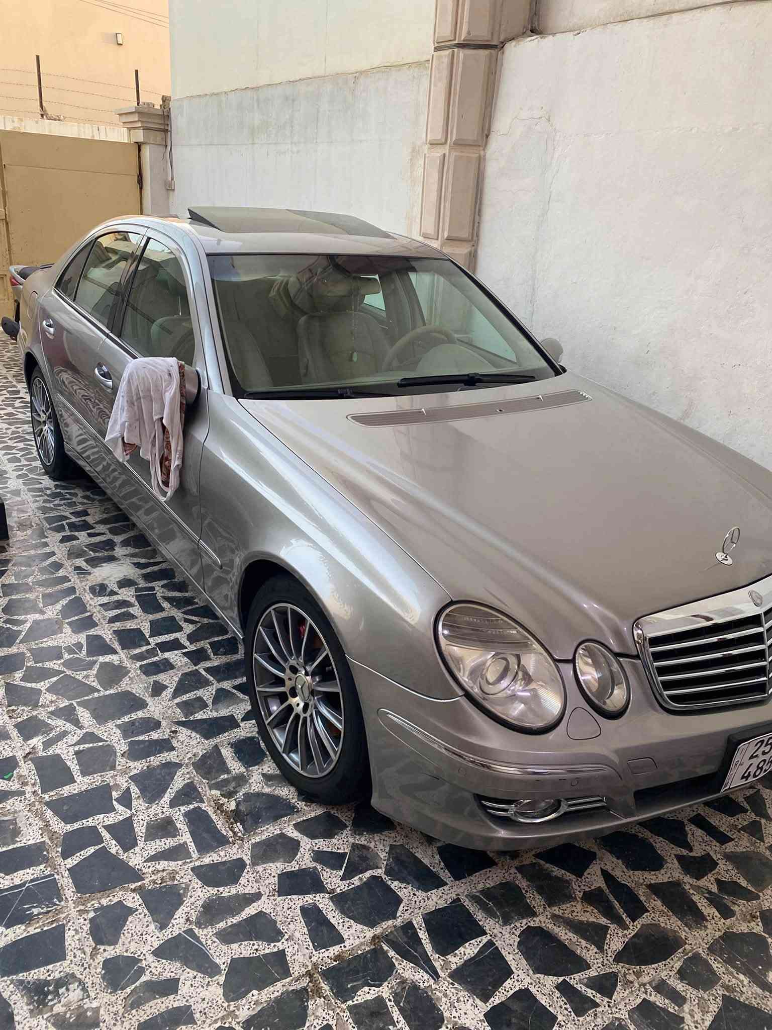 السلام عليكم
للبيع او مراوس حسب القناعه مارسيدس 6 سلندر E350

موديل 2006  فول مواصفات للأخير كير محرك مكفول 

تبريد ثلج مبدل منضومه كامله تخم تاير جديد 

رقم كركوك إنكليزي بأسمي هزه ورقم جديد 

سنويه لل29 بأسمي شرط التحويل 

صبغ اقل الحزام بدون اي دواخل 

السعر ١١٠ وبيها مجال للشراي مكان السياره الأنبار الرمادي 

***********
