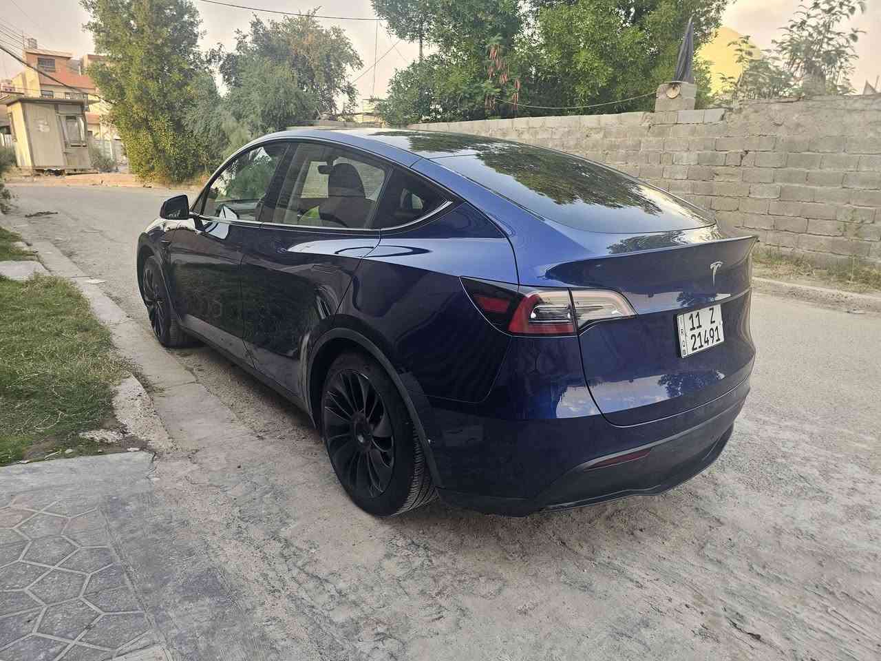 السلام عليكم 
تسلا y 2023 تك ماطور 
ماشي ٤٦الف كيلو وليس ميل
اون لاين 
صبغ بنيد بس و صور الحادث موجودة
ايرباك دركة و دشبول فقط
السعر ١٨٨$ 
مكانها بغداد
للستفسار وتساب او ماسنجر  
***********
