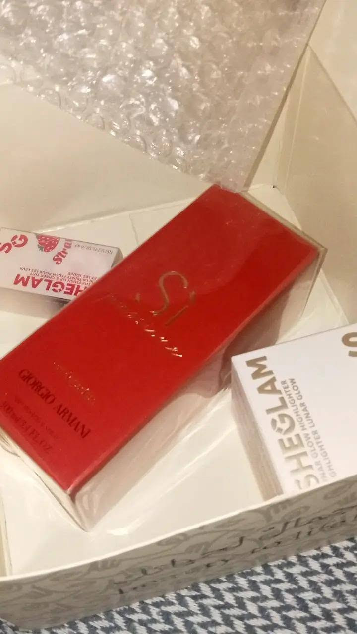 عطور عدد اثنين سي و بيلي ايلش اصلي من الڤانيلا و الشهيرة فقط التغليف مفتوح العمليه وياه مكانه بغداد ثباتيته عاليه الي يريد يراسل ***********

